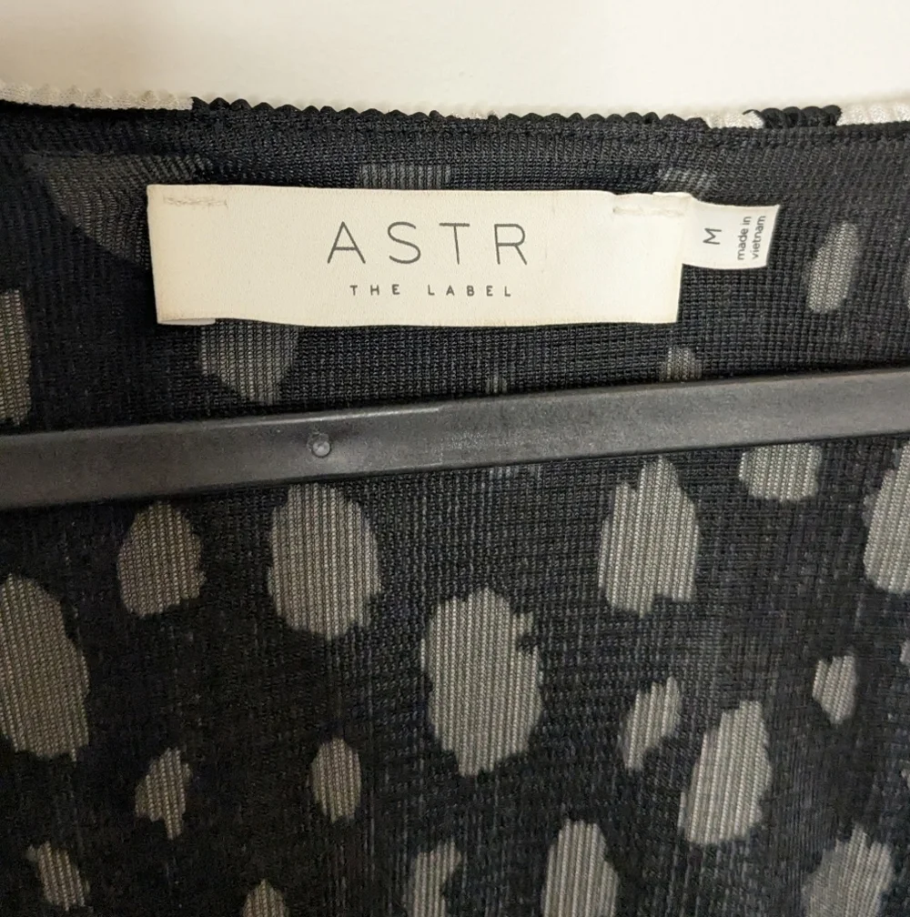 ASTR The Label Pleated Surplice Wrap top long sleeve black white - Size M - Picture 6 of 8